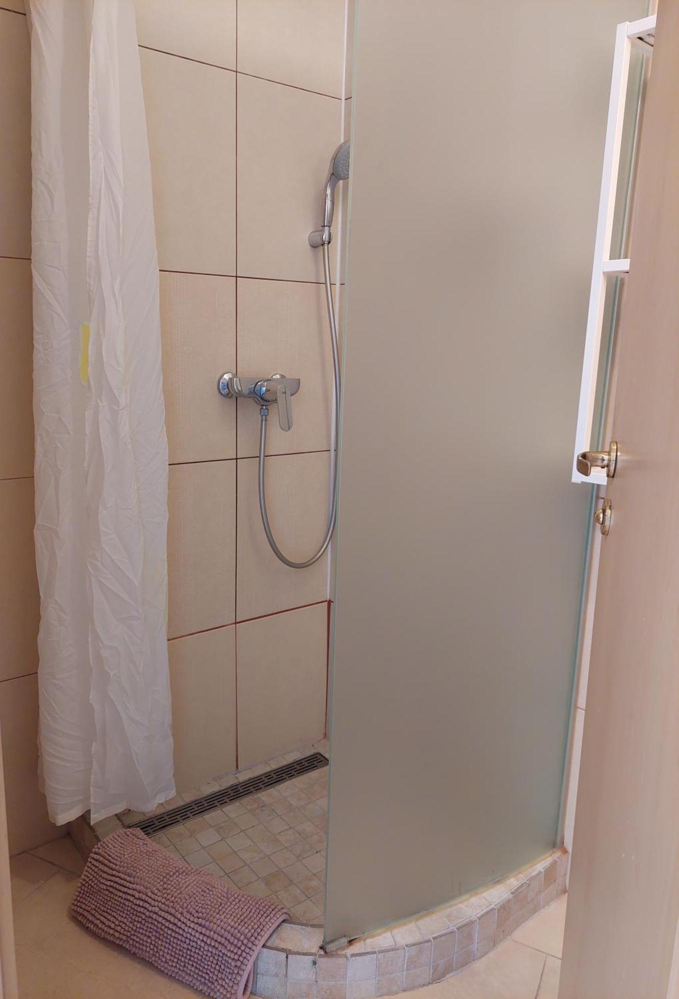 Rooms & Studio Apartments Sibenik Bagian luar foto