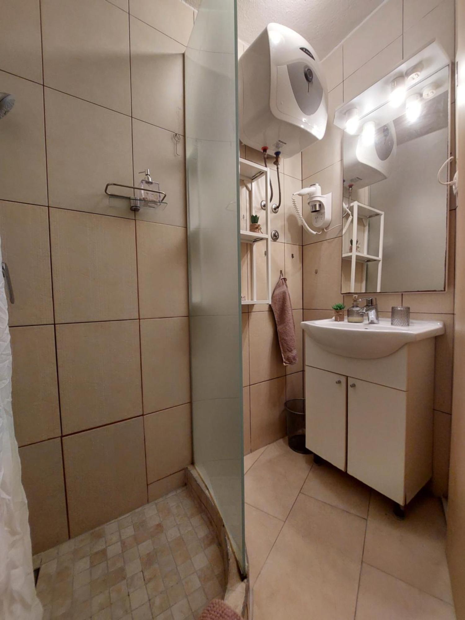 Rooms & Studio Apartments Sibenik Bagian luar foto