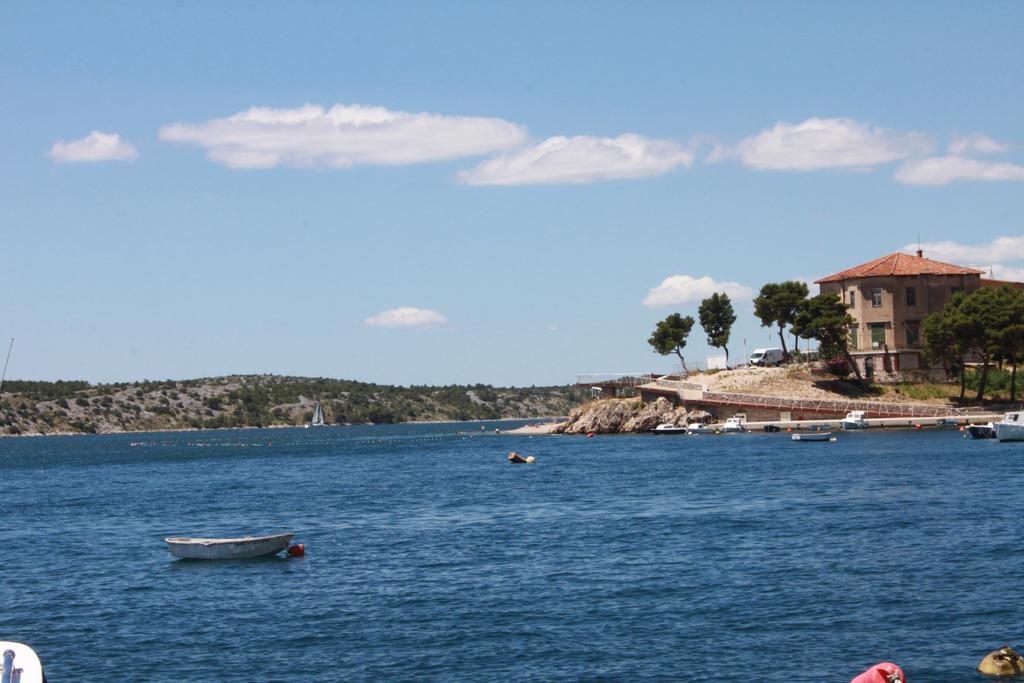 Rooms & Studio Apartments Sibenik Bagian luar foto
